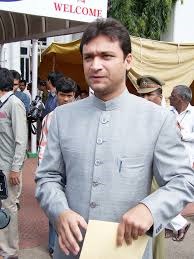 If Uddhav have the guts, come to Hyderabad: Akbaruddin Owaisi